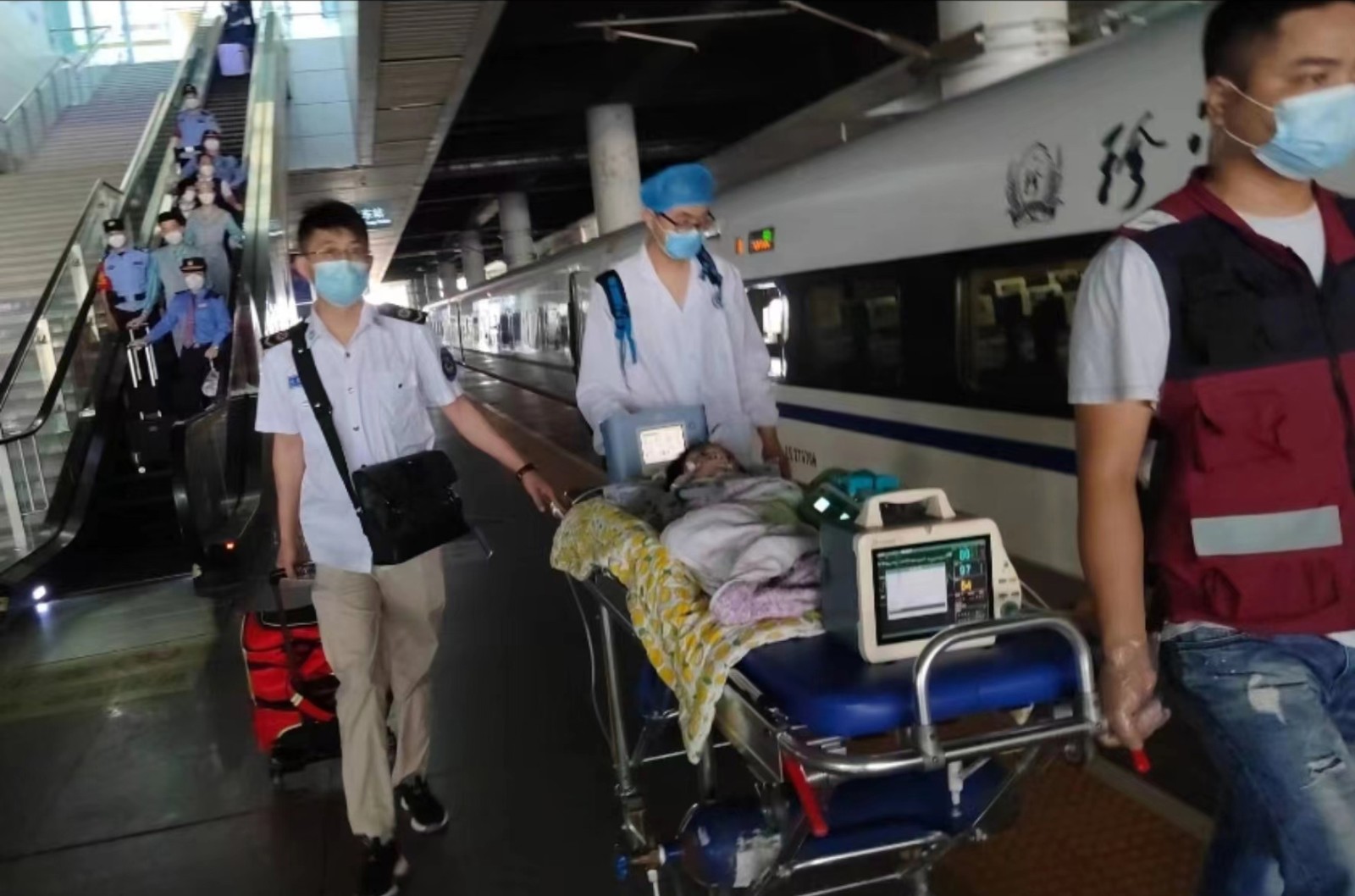 松滋市高铁转运公司